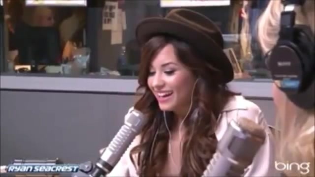 Demi Lovato\'s Interview with Ryan Seacrest -Skyscraper premier [Full] 1121 - Demilu Interview with Ryan Seacrest -Skyscraper premier Part oo2