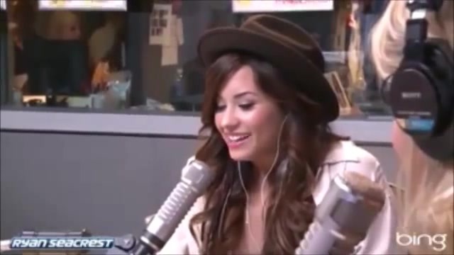 Demi Lovato\'s Interview with Ryan Seacrest -Skyscraper premier [Full] 1122 - Demilu Interview with Ryan Seacrest -Skyscraper premier Part oo2
