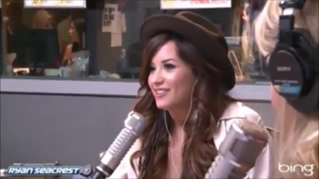 Demi Lovato\'s Interview with Ryan Seacrest -Skyscraper premier [Full] 1129 - Demilu Interview with Ryan Seacrest -Skyscraper premier Part oo2