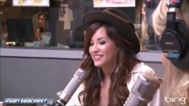 Demi Lovato\'s Interview with Ryan Seacrest -Skyscraper premier [Full] 1134