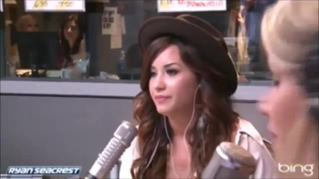 Demi Lovato\'s Interview with Ryan Seacrest -Skyscraper premier [Full] 1553