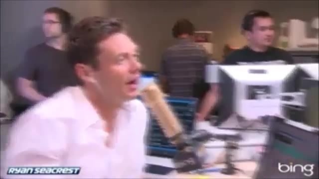 Demi Lovato\'s Interview with Ryan Seacrest -Skyscraper premier [Full] 0733