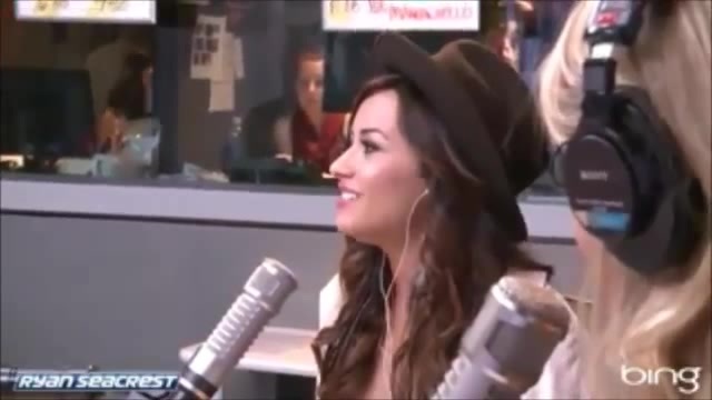 Demi Lovato\'s Interview with Ryan Seacrest -Skyscraper premier [Full] 1147 - Demilu Interview with Ryan Seacrest -Skyscraper premier Part oo2