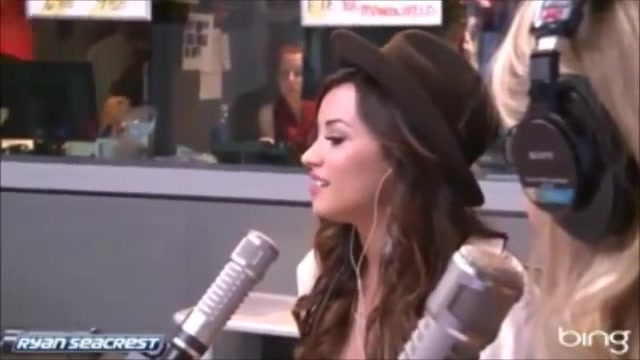 Demi Lovato\'s Interview with Ryan Seacrest -Skyscraper premier [Full] 1149 - Demilu Interview with Ryan Seacrest -Skyscraper premier Part oo2