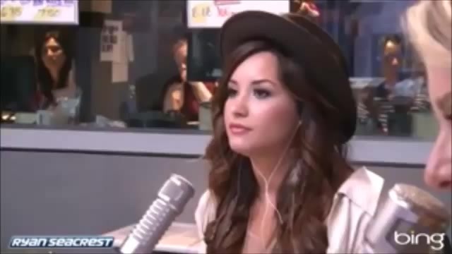 Demi Lovato\'s Interview with Ryan Seacrest -Skyscraper premier [Full] 0747