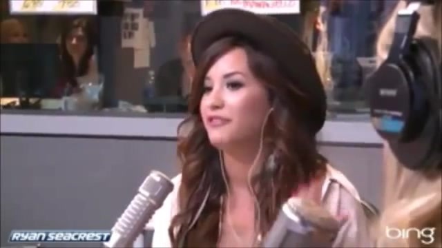 Demi Lovato\'s Interview with Ryan Seacrest -Skyscraper premier [Full] 1587