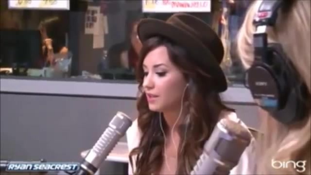 Demi Lovato\'s Interview with Ryan Seacrest -Skyscraper premier [Full] 1182