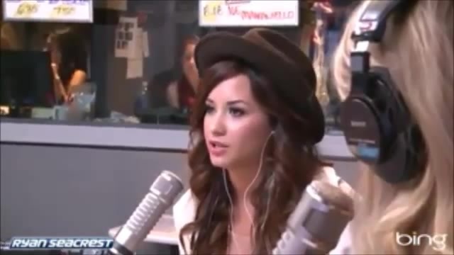Demi Lovato\'s Interview with Ryan Seacrest -Skyscraper premier [Full] 1189