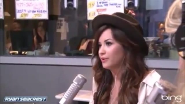 Demi Lovato\'s Interview with Ryan Seacrest -Skyscraper premier [Full] 0402