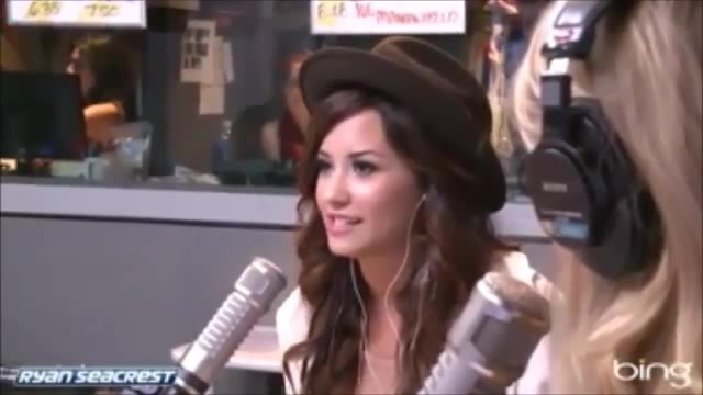 Demi Lovato\'s Interview with Ryan Seacrest -Skyscraper premier [Full] 1195