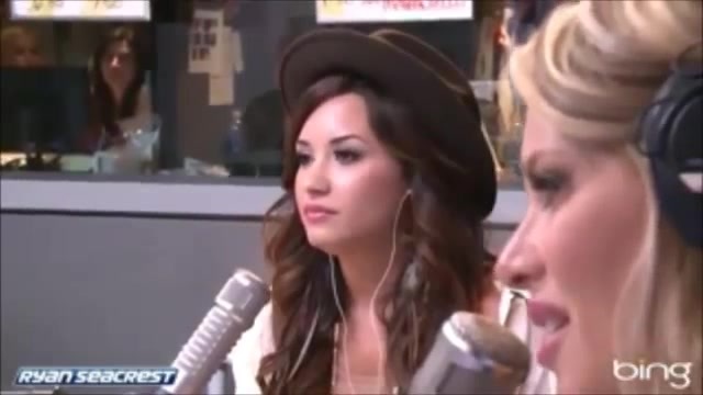 Demi Lovato\'s Interview with Ryan Seacrest -Skyscraper premier [Full] 1606