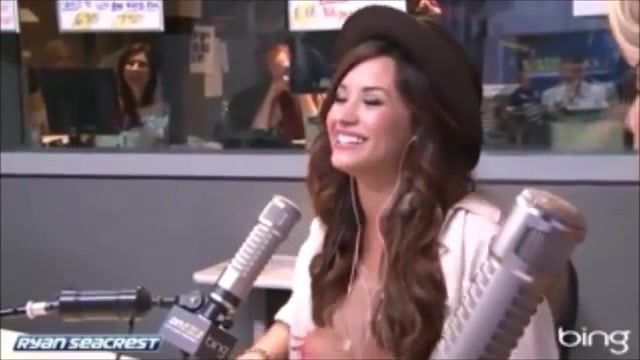 Demi Lovato\'s Interview with Ryan Seacrest -Skyscraper premier [Full] 2020