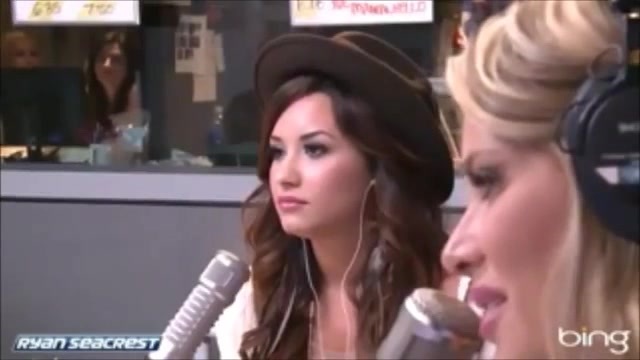 Demi Lovato\'s Interview with Ryan Seacrest -Skyscraper premier [Full] 1609