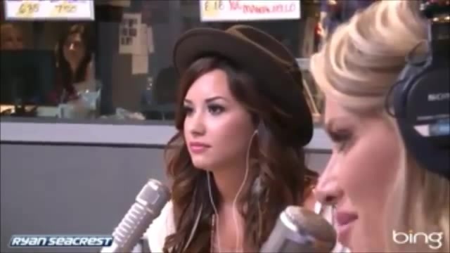 Demi Lovato\'s Interview with Ryan Seacrest -Skyscraper premier [Full] 1613