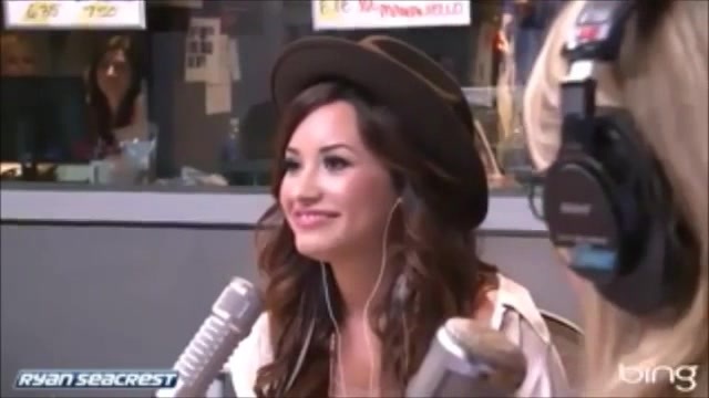 Demi Lovato\'s Interview with Ryan Seacrest -Skyscraper premier [Full] 1615