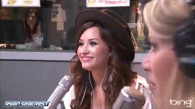 Demi Lovato\'s Interview with Ryan Seacrest -Skyscraper premier [Full] 1616