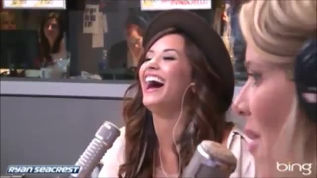 Demi Lovato\'s Interview with Ryan Seacrest -Skyscraper premier [Full] 1619