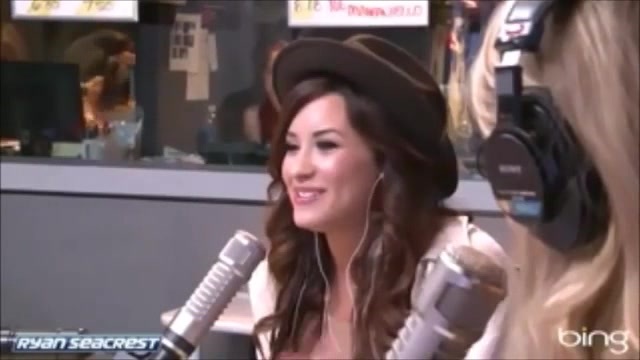 Demi Lovato\'s Interview with Ryan Seacrest -Skyscraper premier [Full] 1208