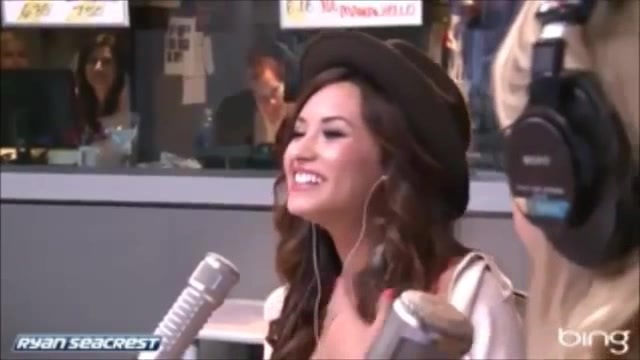 Demi Lovato\'s Interview with Ryan Seacrest -Skyscraper premier [Full] 1623