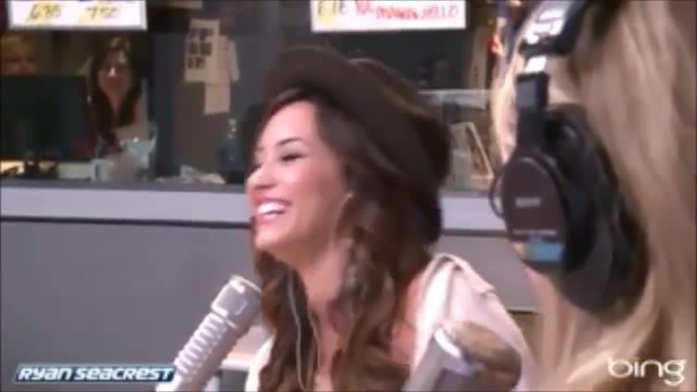 Demi Lovato\'s Interview with Ryan Seacrest -Skyscraper premier [Full] 1625