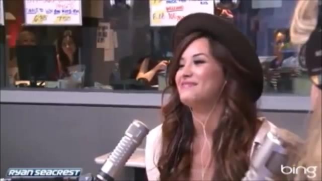 Demi Lovato\'s Interview with Ryan Seacrest -Skyscraper premier [Full] 0418