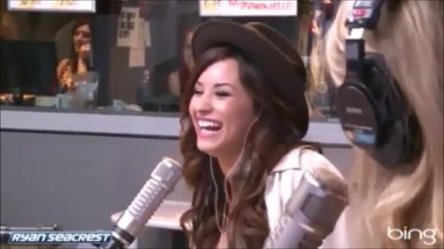 Demi Lovato\'s Interview with Ryan Seacrest -Skyscraper premier [Full] 1211