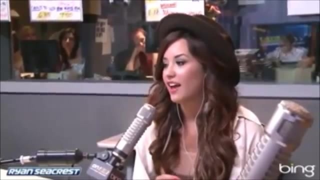 Demi Lovato\'s Interview with Ryan Seacrest -Skyscraper premier [Full] 2042