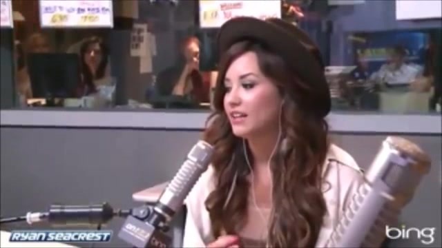 Demi Lovato\'s Interview with Ryan Seacrest -Skyscraper premier [Full] 2043