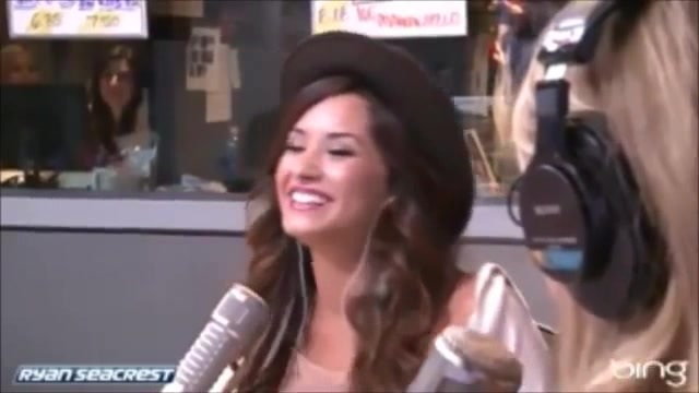 Demi Lovato\'s Interview with Ryan Seacrest -Skyscraper premier [Full] 1628