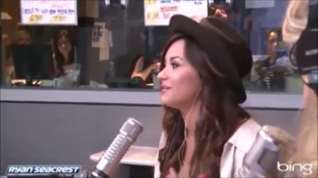 Demi Lovato\'s Interview with Ryan Seacrest -Skyscraper premier [Full] 0421