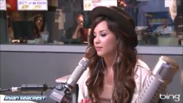 Demi Lovato\'s Interview with Ryan Seacrest -Skyscraper premier [Full] 2045