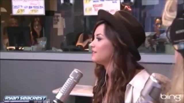 Demi Lovato\'s Interview with Ryan Seacrest -Skyscraper premier [Full] 0422