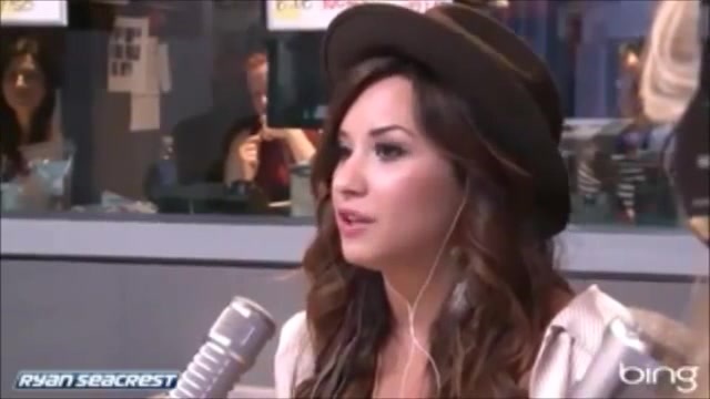 Demi Lovato\'s Interview with Ryan Seacrest -Skyscraper premier [Full] 0813