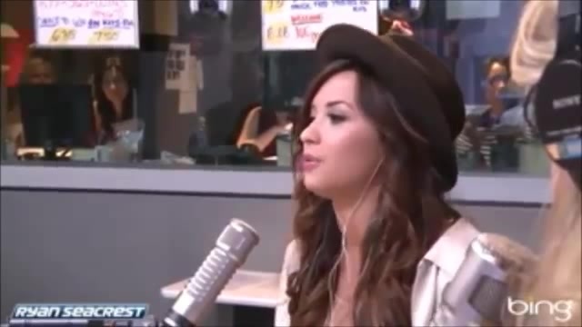 Demi Lovato\'s Interview with Ryan Seacrest -Skyscraper premier [Full] 0425