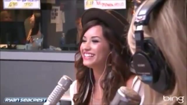 Demi Lovato\'s Interview with Ryan Seacrest -Skyscraper premier [Full] 1634