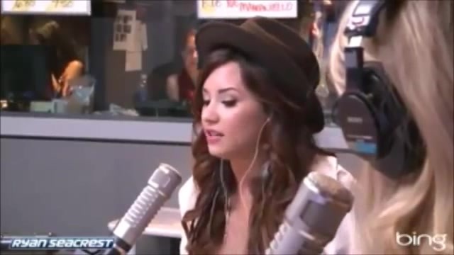 Demi Lovato\'s Interview with Ryan Seacrest -Skyscraper premier [Full] 1222