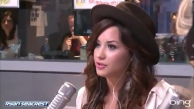 Demi Lovato\'s Interview with Ryan Seacrest -Skyscraper premier [Full] 0817