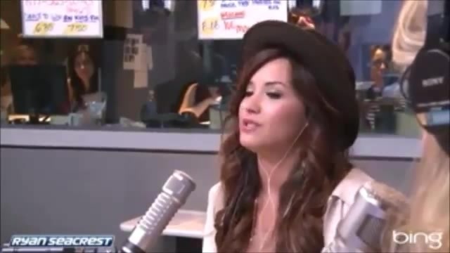 Demi Lovato\'s Interview with Ryan Seacrest -Skyscraper premier [Full] 0431
