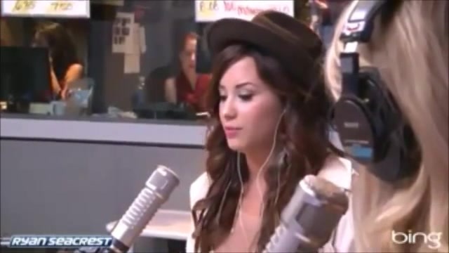 Demi Lovato\'s Interview with Ryan Seacrest -Skyscraper premier [Full] 1228