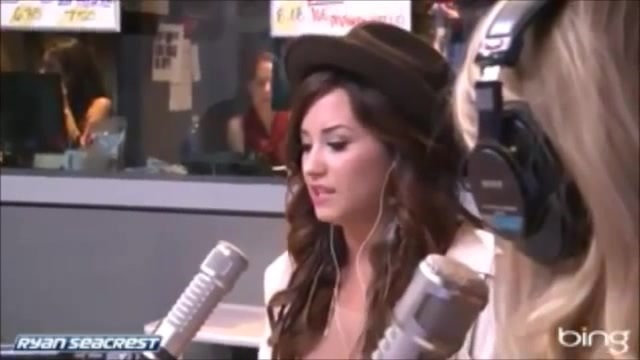 Demi Lovato\'s Interview with Ryan Seacrest -Skyscraper premier [Full] 1229