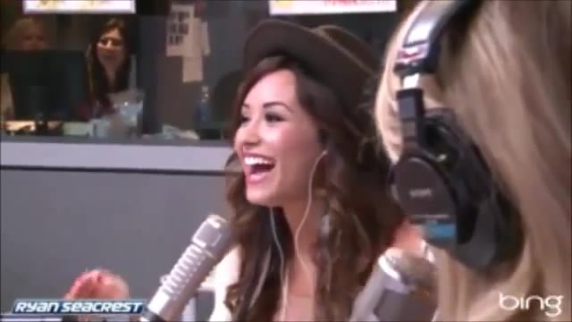 Demi Lovato\'s Interview with Ryan Seacrest -Skyscraper premier [Full] 1642