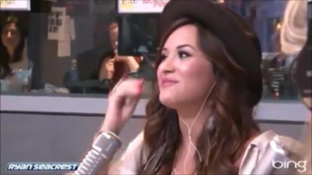 Demi Lovato\'s Interview with Ryan Seacrest -Skyscraper premier [Full] 0823