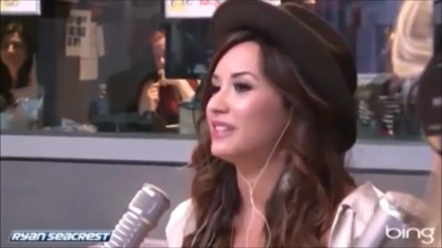 Demi Lovato\'s Interview with Ryan Seacrest -Skyscraper premier [Full] 0826