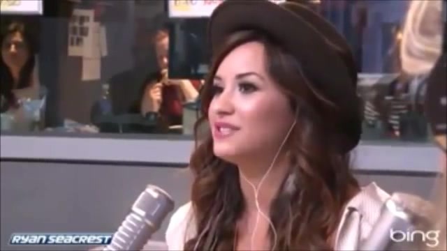 Demi Lovato\'s Interview with Ryan Seacrest -Skyscraper premier [Full] 0827