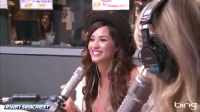 Demi Lovato\'s Interview with Ryan Seacrest -Skyscraper premier [Full] 1645