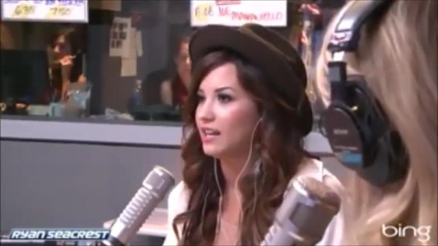 Demi Lovato\'s Interview with Ryan Seacrest -Skyscraper premier [Full] 1235