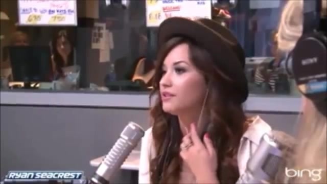 Demi Lovato\'s Interview with Ryan Seacrest -Skyscraper premier [Full] 0441