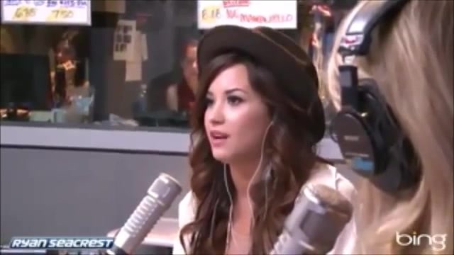 Demi Lovato\'s Interview with Ryan Seacrest -Skyscraper premier [Full] 1240