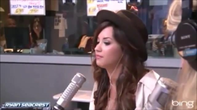 Demi Lovato\'s Interview with Ryan Seacrest -Skyscraper premier [Full] 0444