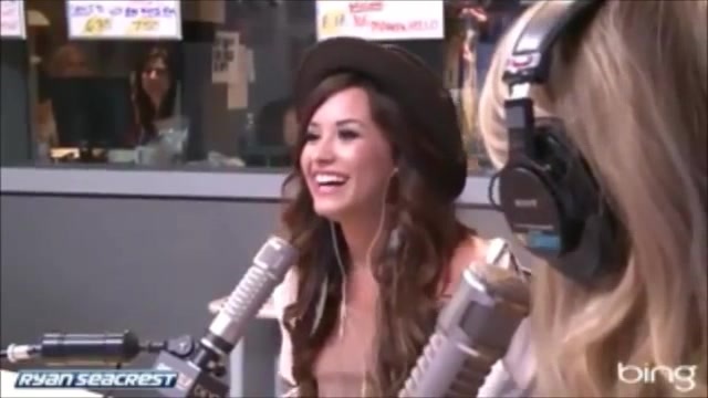 Demi Lovato\'s Interview with Ryan Seacrest -Skyscraper premier [Full] 1652